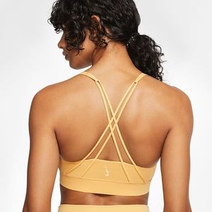 Nike Swoosh Luxe Sports Bra Size Medium